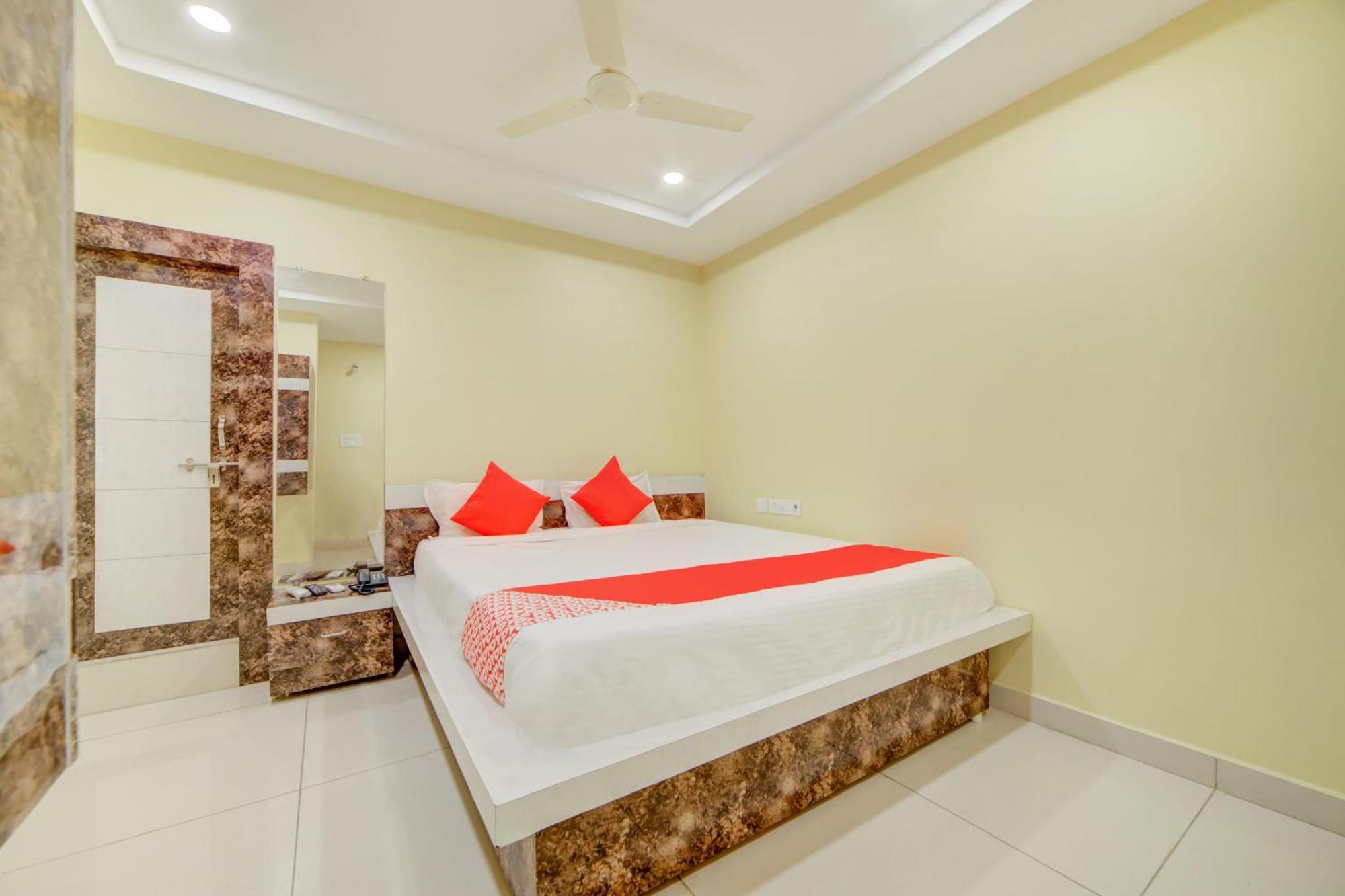 Hotel O Ksl Guest House Karimnagar Zewnętrze zdjęcie